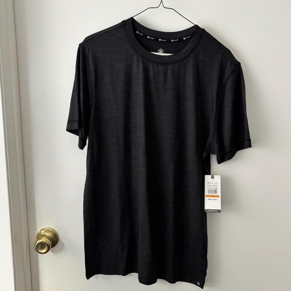 Gaiam Mens Everyday Basic Crew Black Heather size Medium NWT